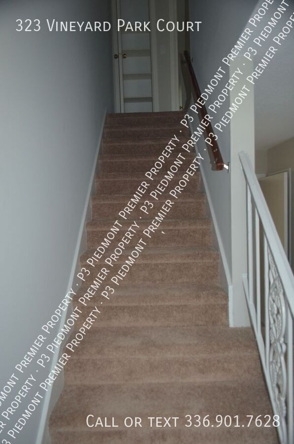 Building Photo - 323 Vineyard Park Ct