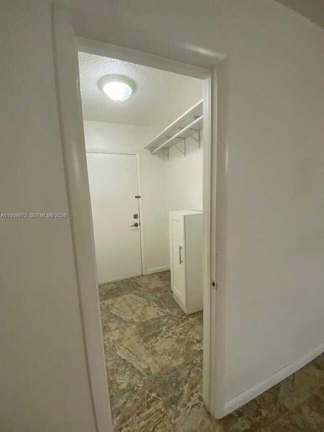 Building Photo - 820 NW 87th Ave