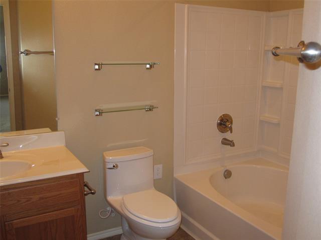 Building Photo - 609 Twin Knoll Dr