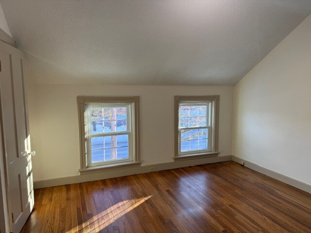 Building Photo - 428 Main St