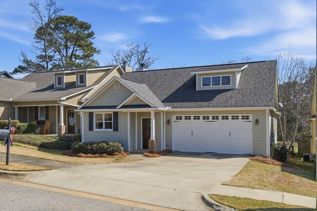 Building Photo - Charming Auburn Home!
