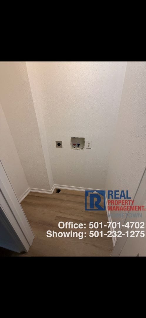 Building Photo - Newly remodeled duplex!