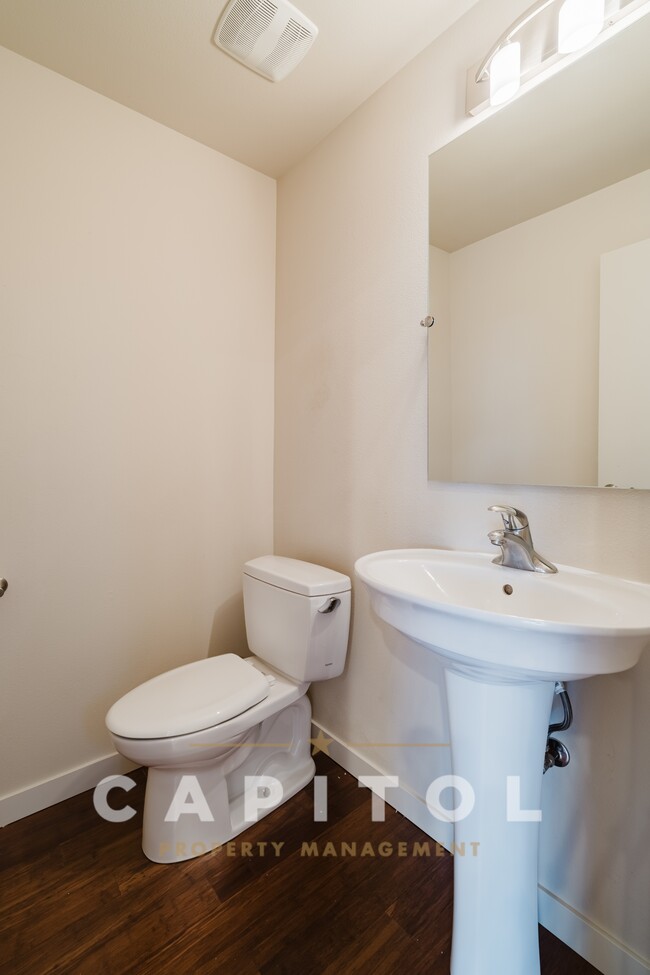 Building Photo - 3166 Vista Verde Ln SW