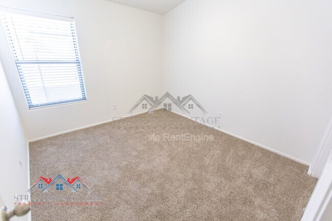 Building Photo - 9096 N 97th Dr