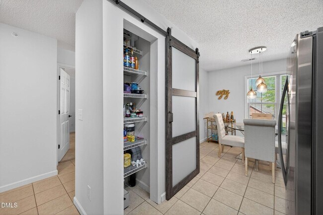 Building Photo - 2400 Huntscroft Ln