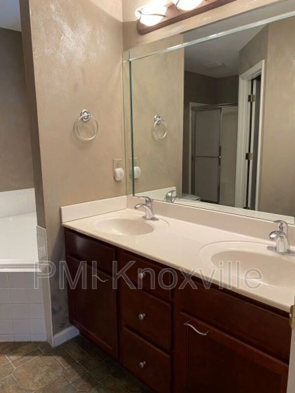 Building Photo - 6904 La Christa Way