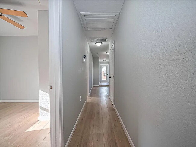 Building Photo - "Duplex- 2100 Sq Ft of Comfort!"