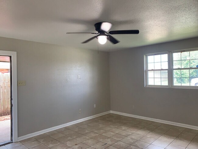 Building Photo - 8018-20 Gus St.