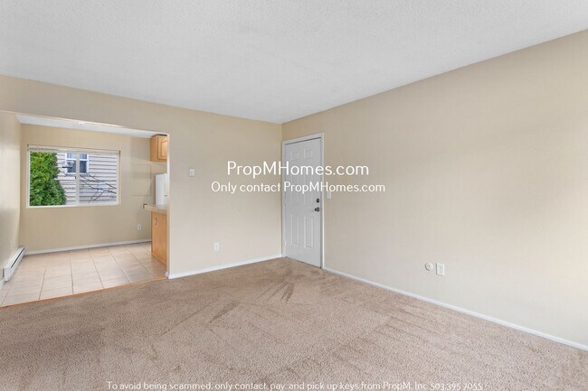 Building Photo - Spacious Apartment In St. Johns Neighborhood!