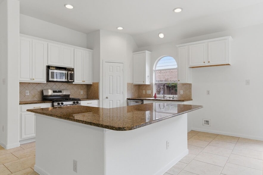 Building Photo - 20203 Windsor Trace Ln