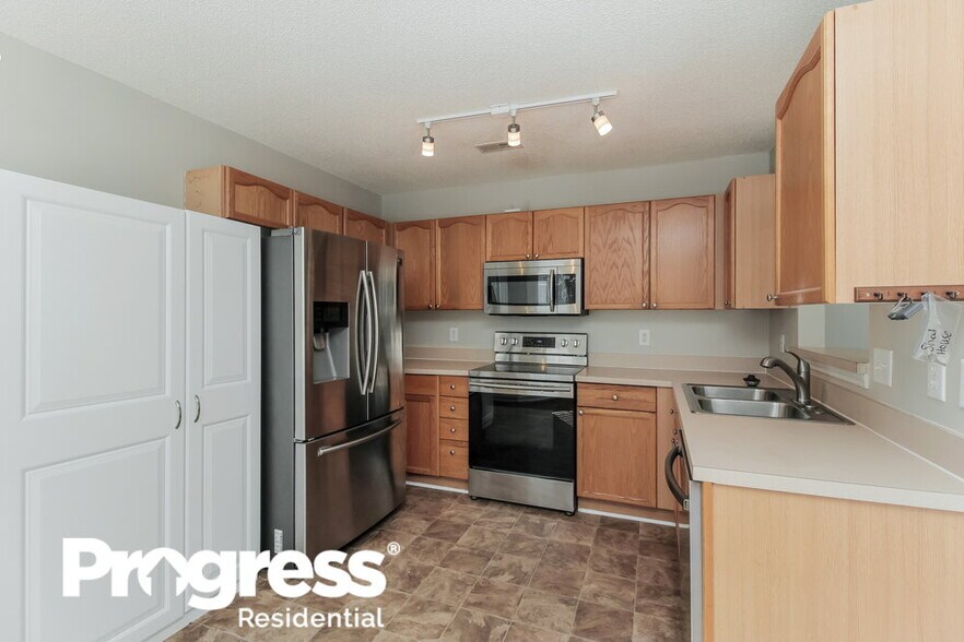 Building Photo - 2329 Ivy Run Dr