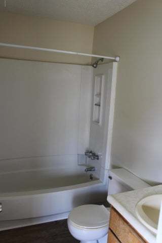 Building Photo - "Cozy 1-Bedroom Retreat in Panama City with Modern Comforts!"