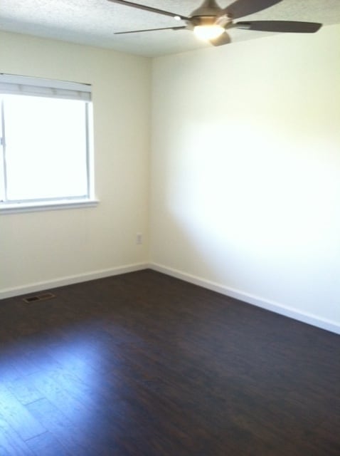 Building Photo - Newly Updated 2 bedroom Condo - Backs to Open Space, Very Private