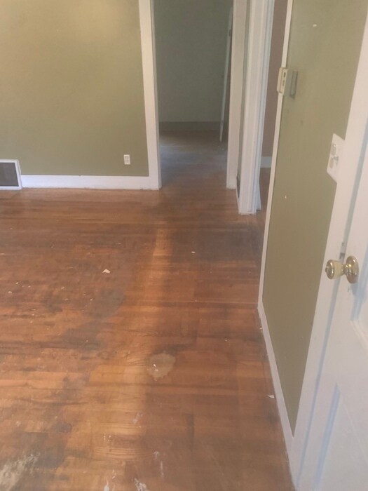 Building Photo - Large 3 bed 1 bath house in Grandville