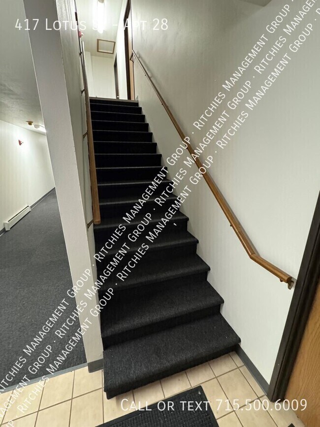 Building Photo - 417 Lotus St