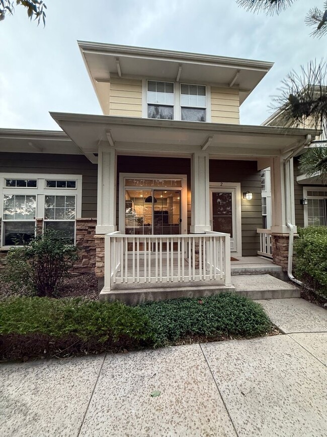 Building Photo - Bright and Modern 3-Bed, 2.5-Bath Townhous...