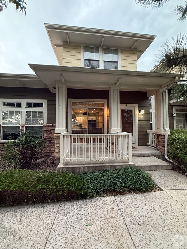 Building Photo - Bright and Modern 3-Bed, 2.5-Bath Townhous...