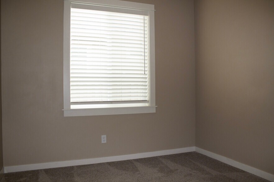 Building Photo - 10555 W Catmint Dr