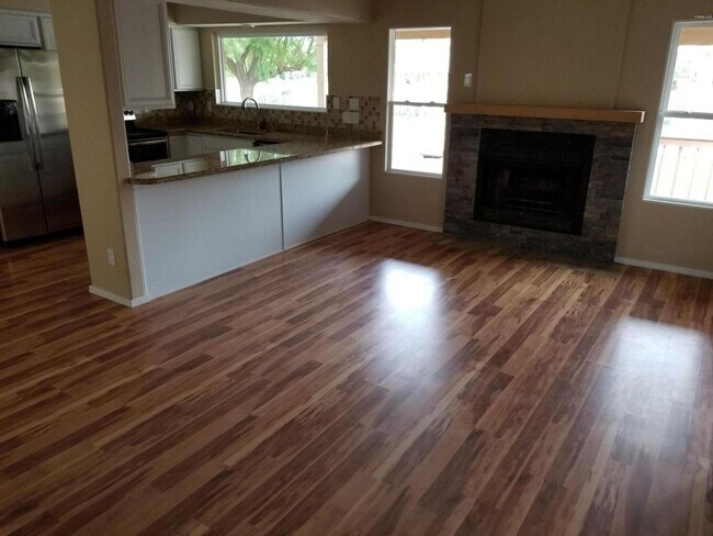 Building Photo - AVAILABLE NOW IN THE SPRINGS ON THE LAKE I...