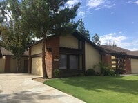 Building Photo - Southwest Bakersfield