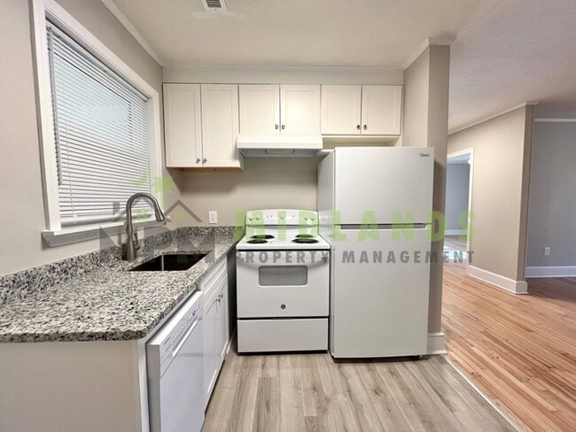 Building Photo - 7116 Patterson Rd