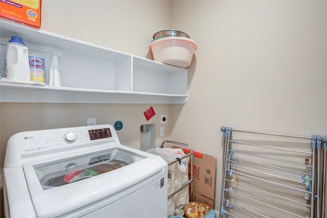 Building Photo - 12902 Oak Fls Dr