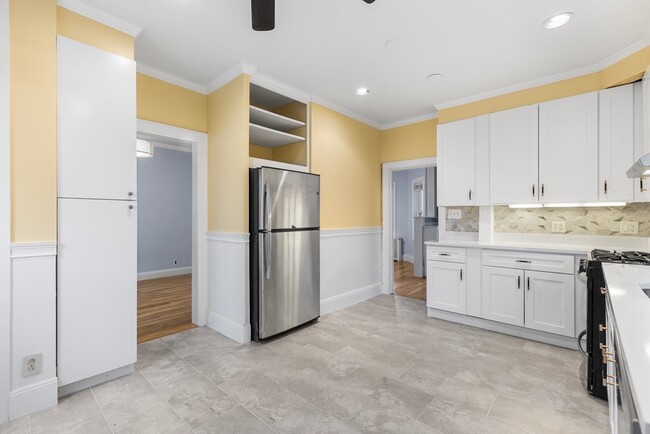 Building Photo - 25 Blanche St