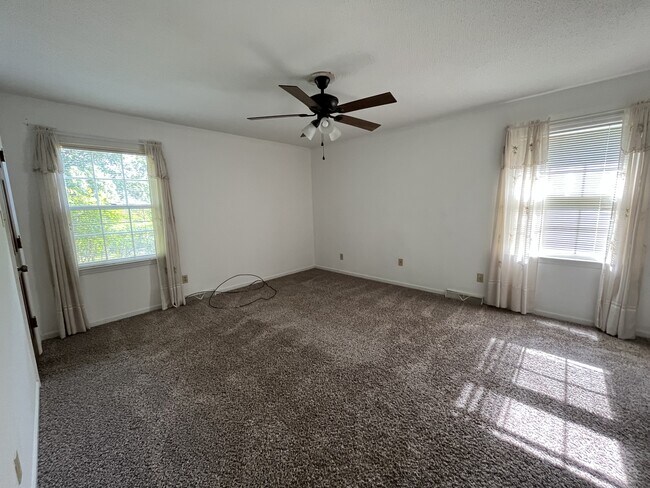 Building Photo - 5625 Potter Rd