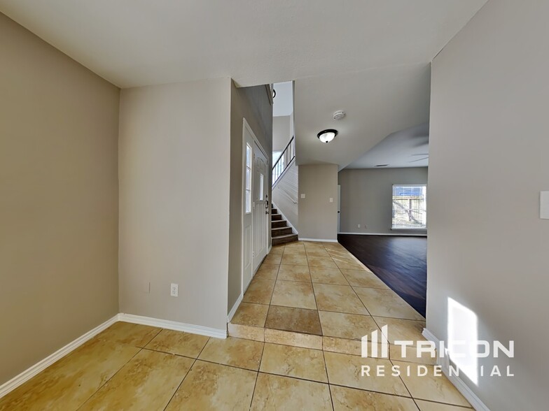 Building Photo - 16330 Tiburon Way