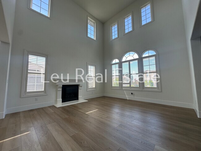 Building Photo - 2630 Giorno Way