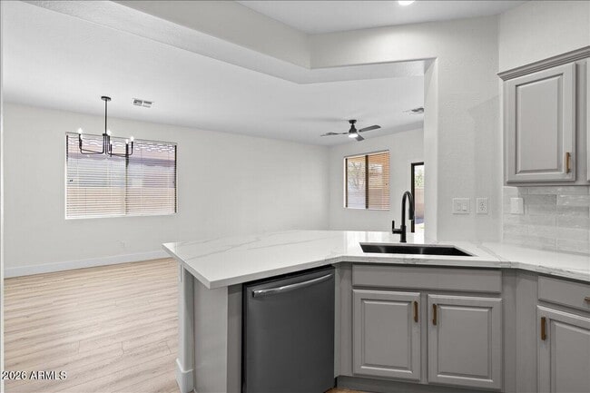 Building Photo - 43336 N Heavenly Way