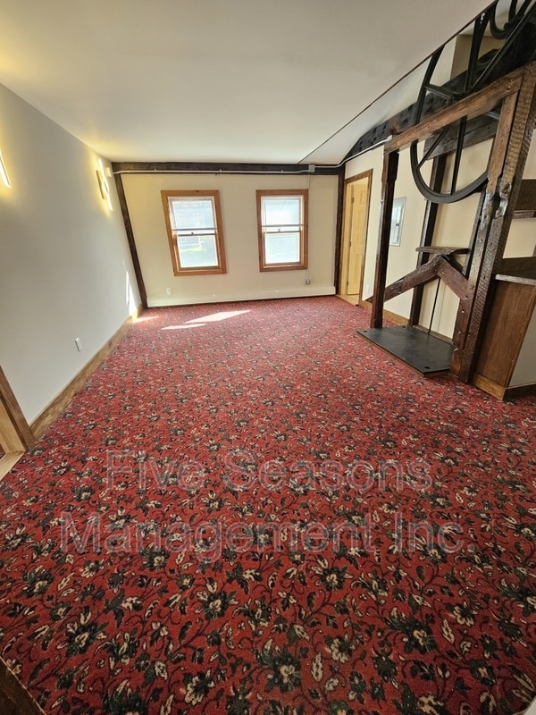 Building Photo - 328 Browns Trce