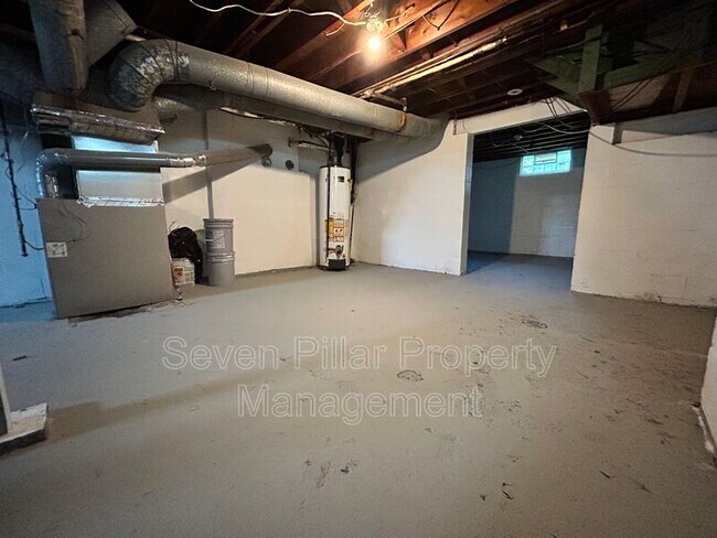 Building Photo - 339 S Napoleon Ave