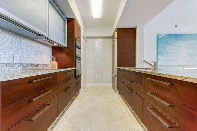 Building Photo - 1830 S Ocean Dr