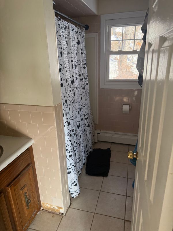 Building Photo - 14 Monson St