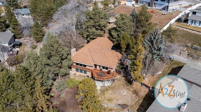 Building Photo - Executive Rental in North End Foothills
