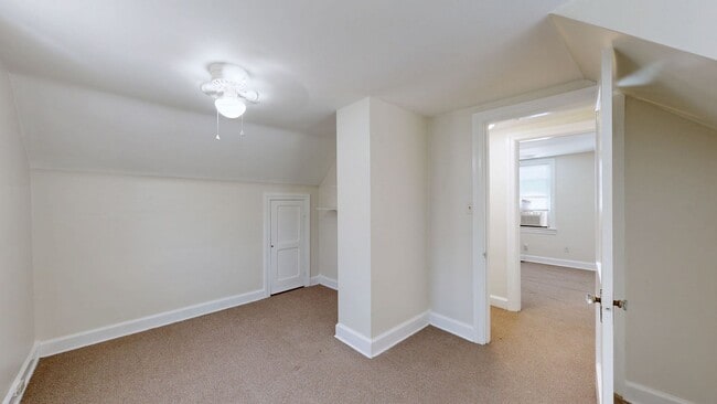 Building Photo - Newly Renovated 2 Bed/1 Bath Home in Camp Taylor