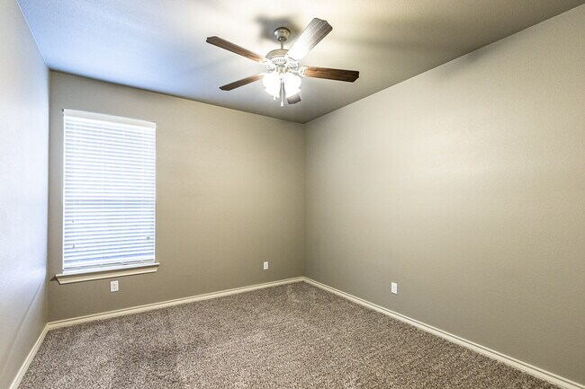 Building Photo - Outstanding 4 Bedroom Home in North Pointe!