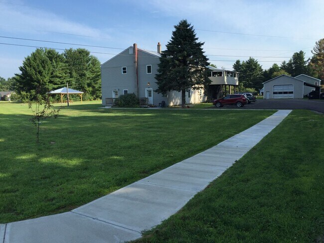 Building Photo - 75-C SL