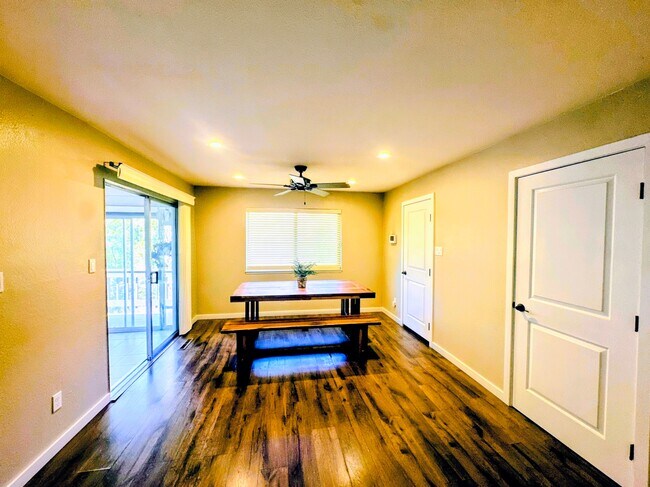 Building Photo - 820 Blue Bell Ct