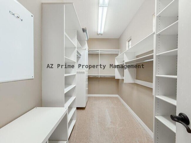 Building Photo - 7707 S 23rd Ln