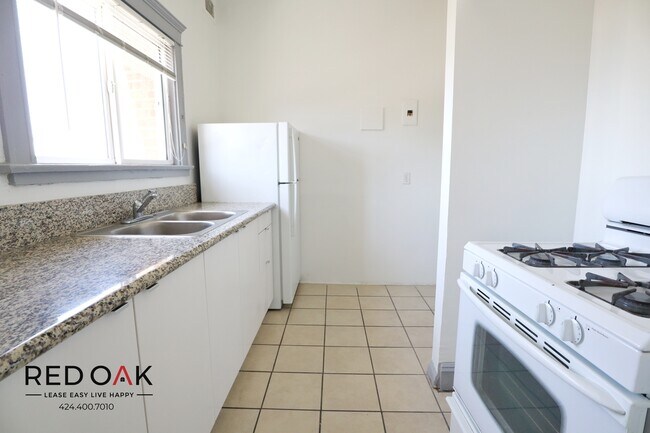 Building Photo - 945 Beacon Ave