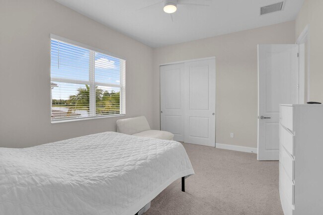 Building Photo - 15866 Orchard Dr