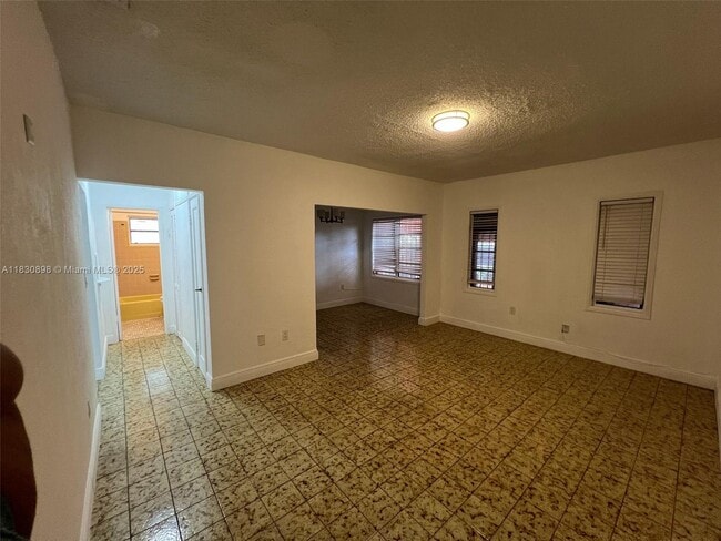 Building Photo - 3110 SW 23rd Terrace