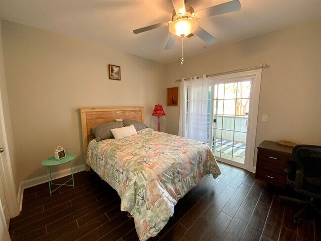 Building Photo - Furnished 3 bedroom 3 bath Condo - Flexible Term lease - Topsail Landing Community