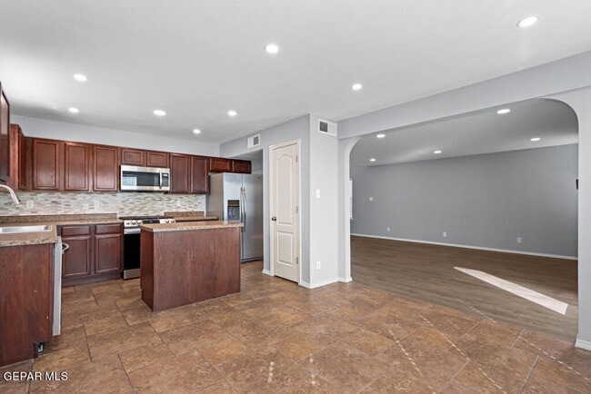 Building Photo - 454 Claiborne St