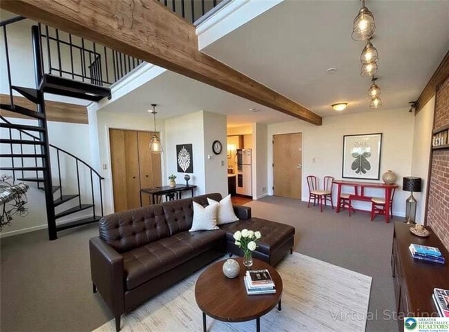 Building Photo - 101 W Race St