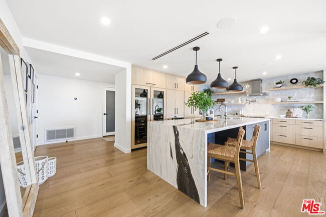 Building Photo - 18055 Coastline Dr