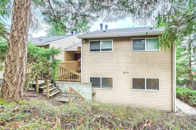 Building Photo - NEW PRICE!!! Modern, Remodeled  2BR/1BA wi...