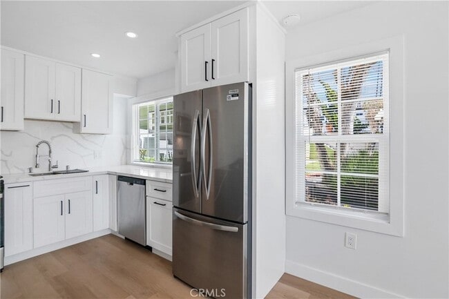 Building Photo - 274 Cliff Dr